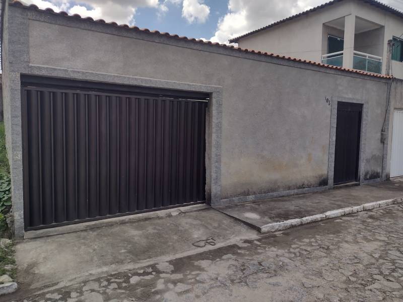 Aluga-se Casa com dois quartos em condomínio próximo ao Shopping Itaboraí Plaza